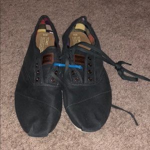 NWOT Men’s Size 14 TOMS
